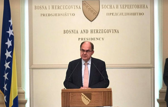 Schmidt: Rečeno mi je da će Dodik danas biti ovdje, a da nakon toga neće biti dijaloga