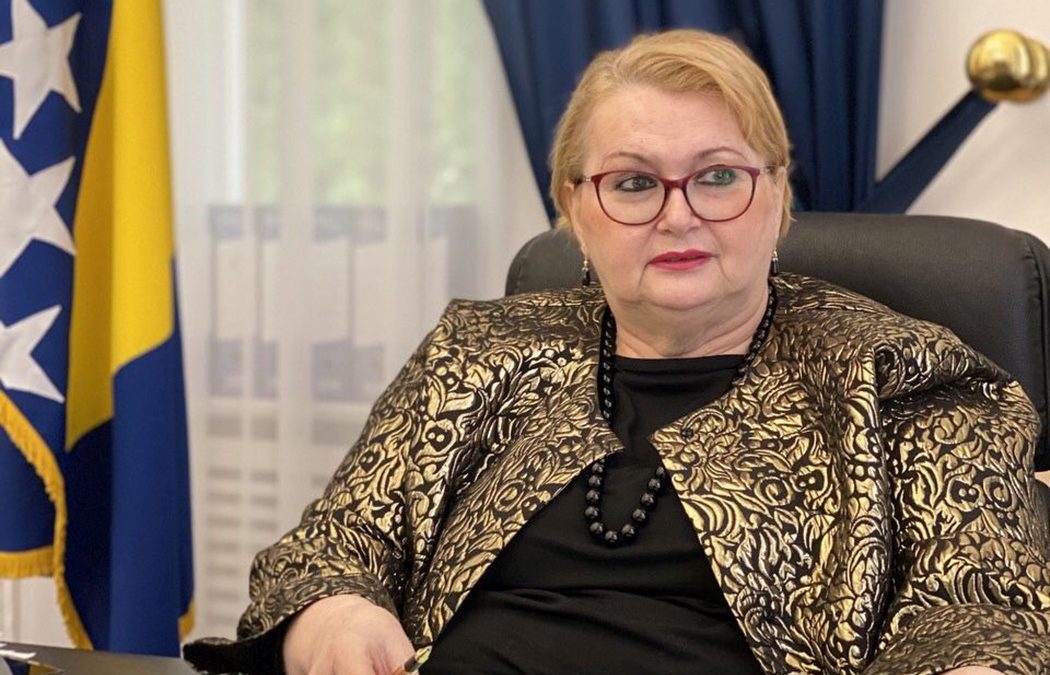 Turkovićeva ignoriše pitanja o “kolačićima u kajmaku”