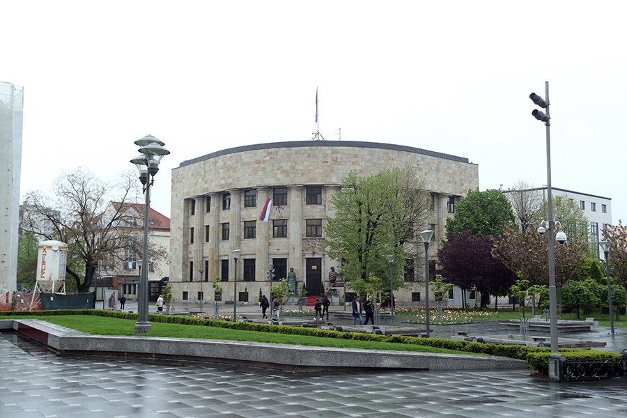 Vlast poziva na jedinstvo, ali ne propušta priliku da se obruši na opoziciju