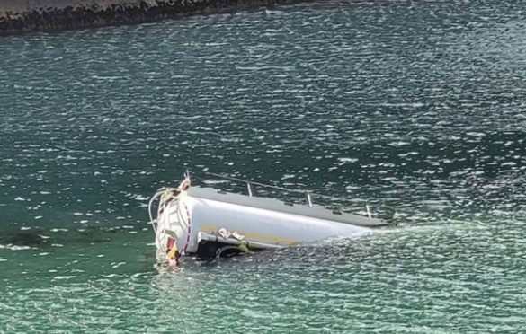 Teška nesreća: Cisterna sletjela u jezero kod Mostara, povrijeđeno više osoba