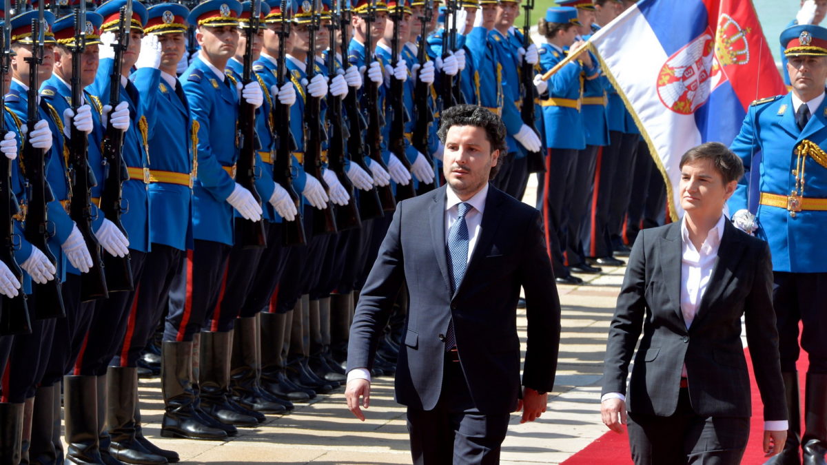 Abazović stigao u prvu zvaničnu posjetu Beogradu