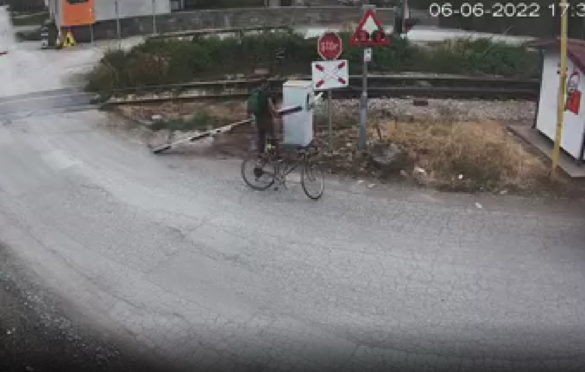 Biciklista polomio rampu na prelazu “Vrbanja” u Banjaluci