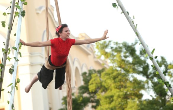 Počeo prvi Festival uličnih zabavljača “Trotoart”