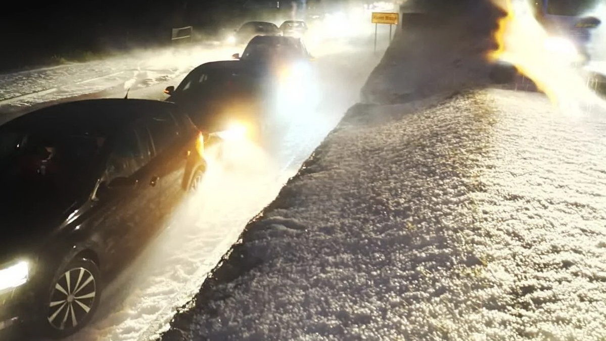 U Zagorju pao grad veličine oraha, nanosi bili do 70 cm