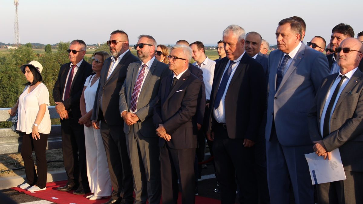 “Mostovi treba da dominiraju, a ne njihovi rušitelji”