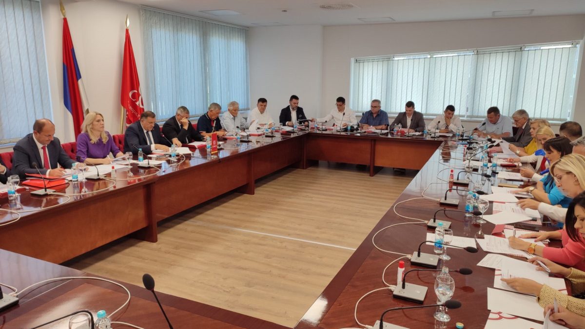 Dodik i Cvijanovićeva kandidati SNSD-a za ključne pozicije