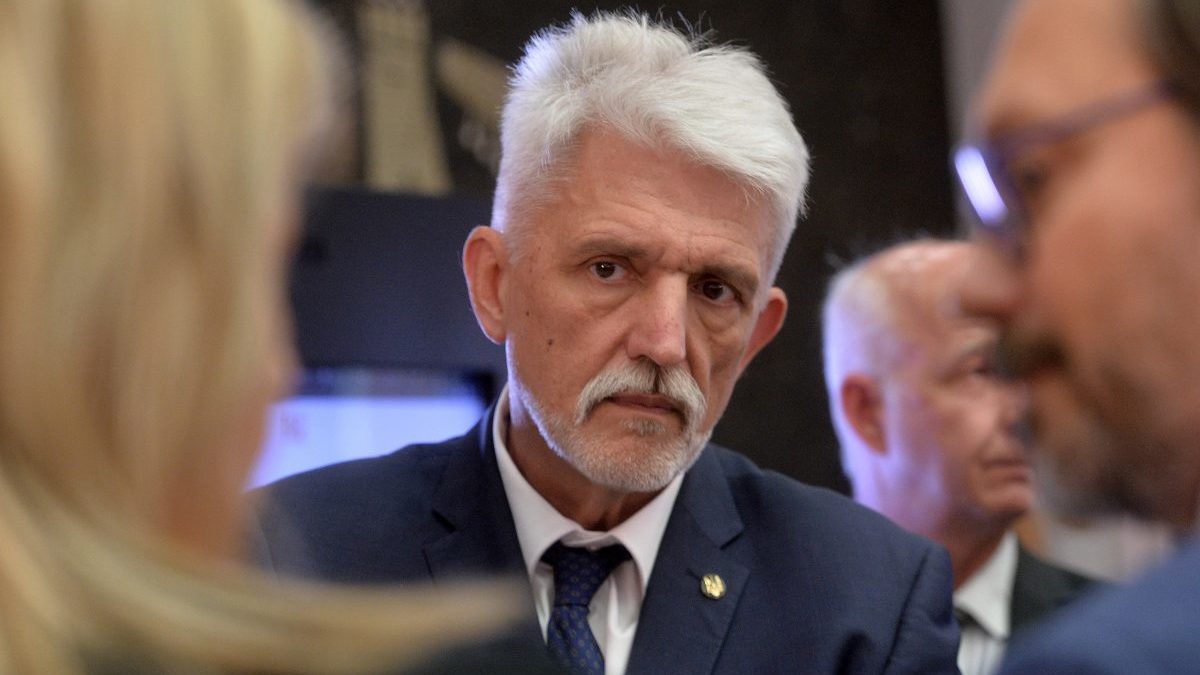 Tolkač: Srbija da se pridruži sankcijama protiv Rusije
