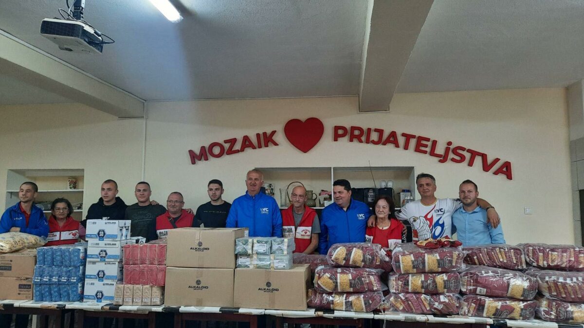 Ujedinjena Srpska uručilla pomoć “Mozaiku Prijateljstva”