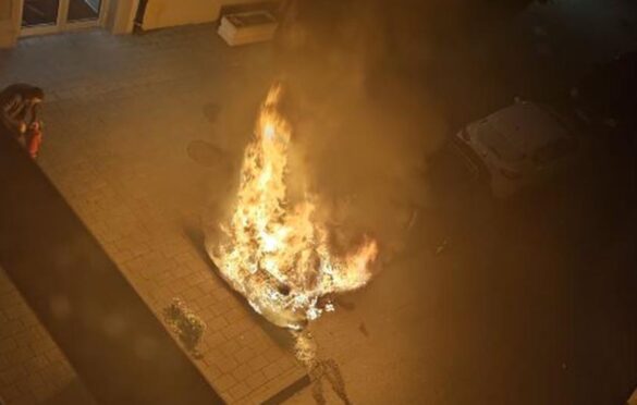 Zapalio se automobil na Starčevici