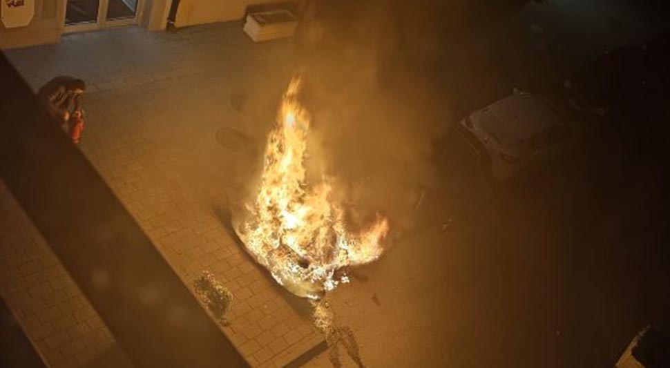 Zapalio se automobil na Starčevici