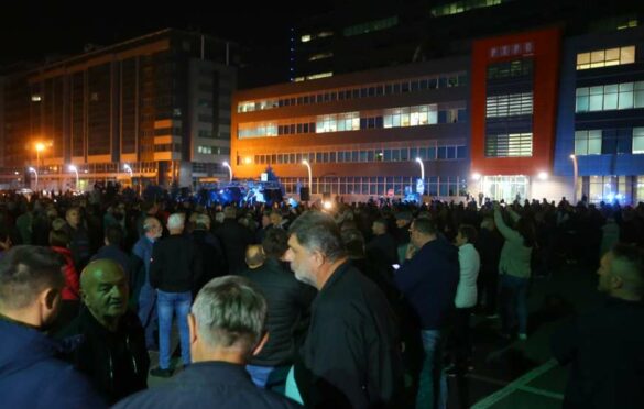 Opozicija na trećem mitingu poručila da je Jelena Trivić pobijedila za predsjednika Srpske