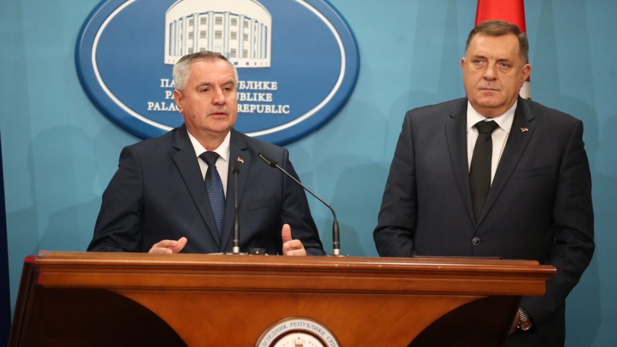 Višković obavezao rukovodioce da smijene radnike koji ne dolaze na posao