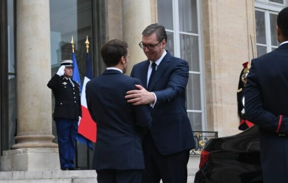 Vučić zadovoljan razgovorima sa Makronom