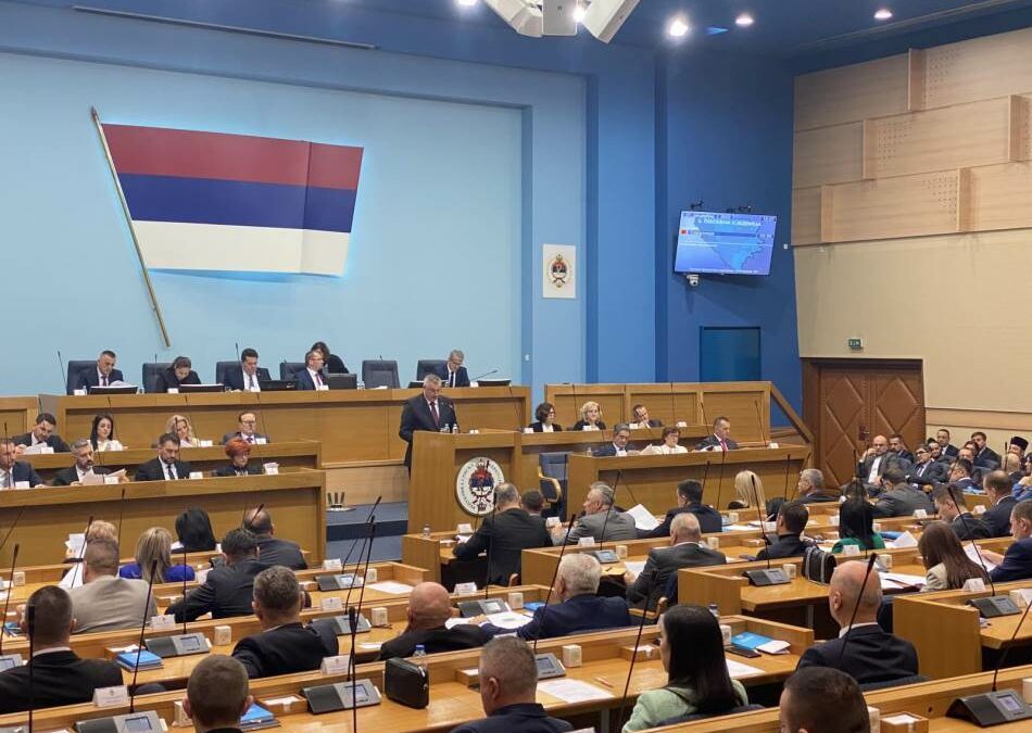 Nije odobreno obraćanje gradonačelnika u sali NSRS, Stanivuković se poprskao dezodoransom