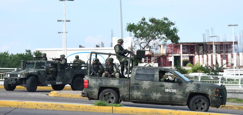 Ubijena tri policajaca nakon hapšenja El Čapovog sina