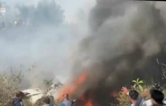 Srušio se avion sa 72 putnika