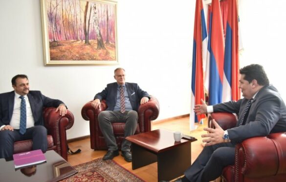 Sastanak Stevandić – Trivić; Unapređivati zakonski okvir radi efikasne podrške poslodavcima