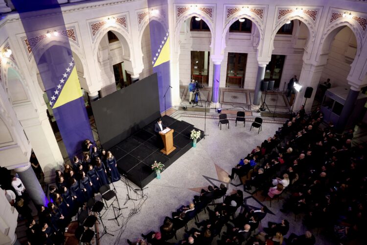 Gaf u Sarajevu: Zastave BiH postavljene naopako