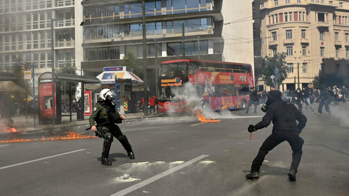 Gori Atina nakon tragedije