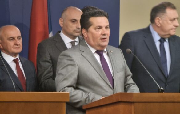 Stevandić najavio da će na sjednici NSRS sudija Ustavnog suda BiH biti pozvan da podnese ostavku