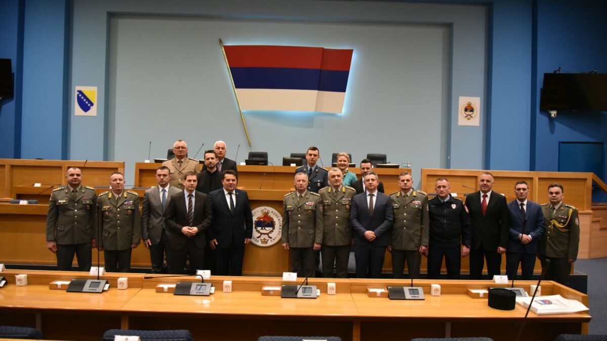 Predsjednik NSRS Nenad Stevandić primio polaznike 12. klase Visokih studija bezbjednosti i odbrane Republike Srbije