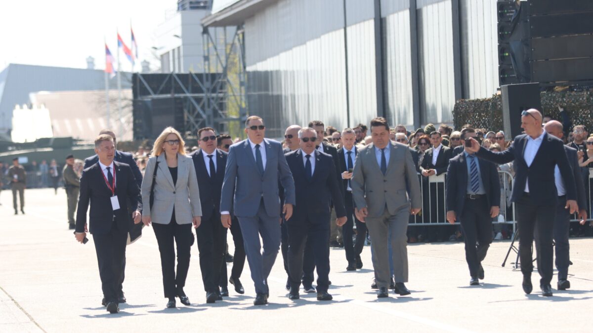 Dodik: Veoma važno što se u strategiji odbrane Srbije kaže da će braniti Srbe gdje god se nalaze