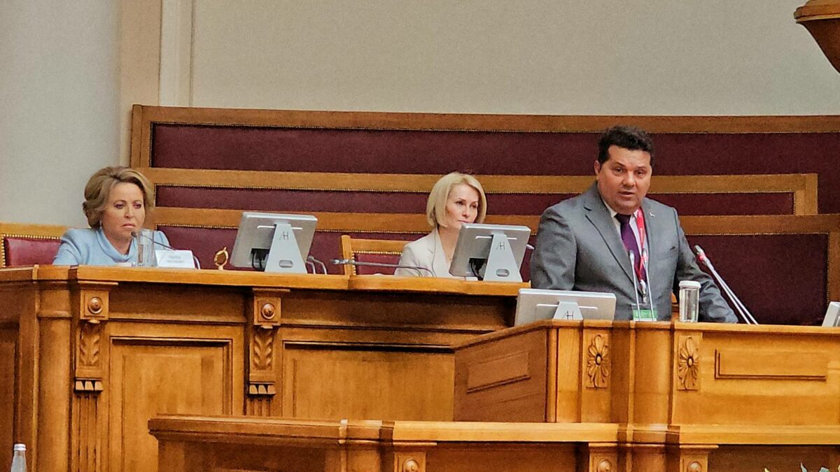 Stevandić imao čast da nastupi na završnom izlaganju i dobio veliki aplauz