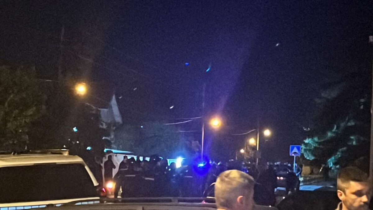 Osam mrtvih, više od 10 ranjenih u pucnjavi kod Mladenovca