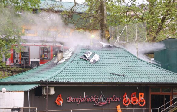 Požar izbio na krovu banjalučkog splava