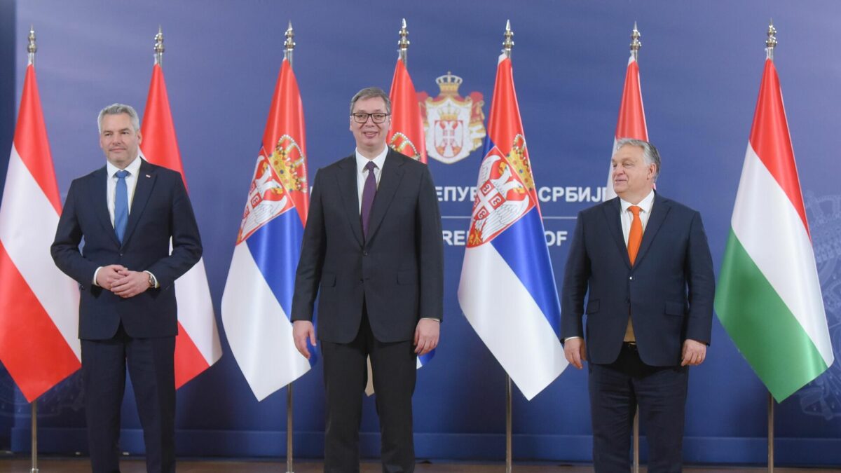 Nehamer ugostio Vučića i Orbana: Uspjeli smanjiti rast broja migranata u Evropi