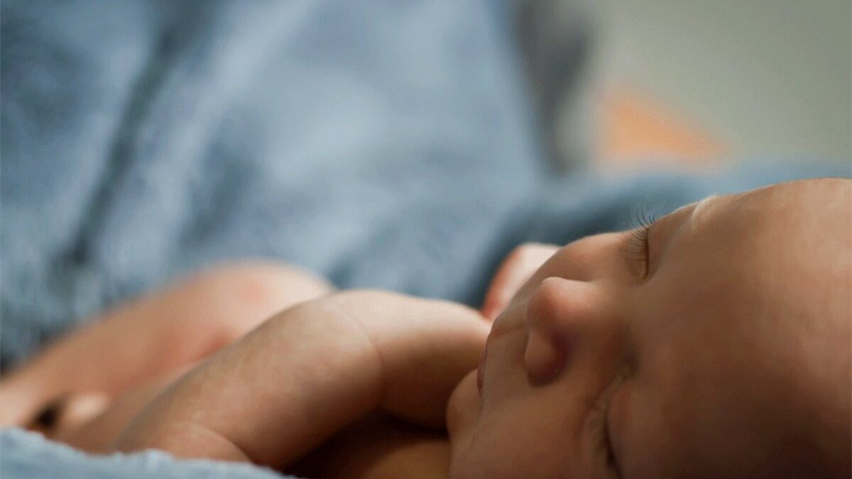 Čistačica oživljavala bebu rođenu u toaletu beogradske autobuske stanice