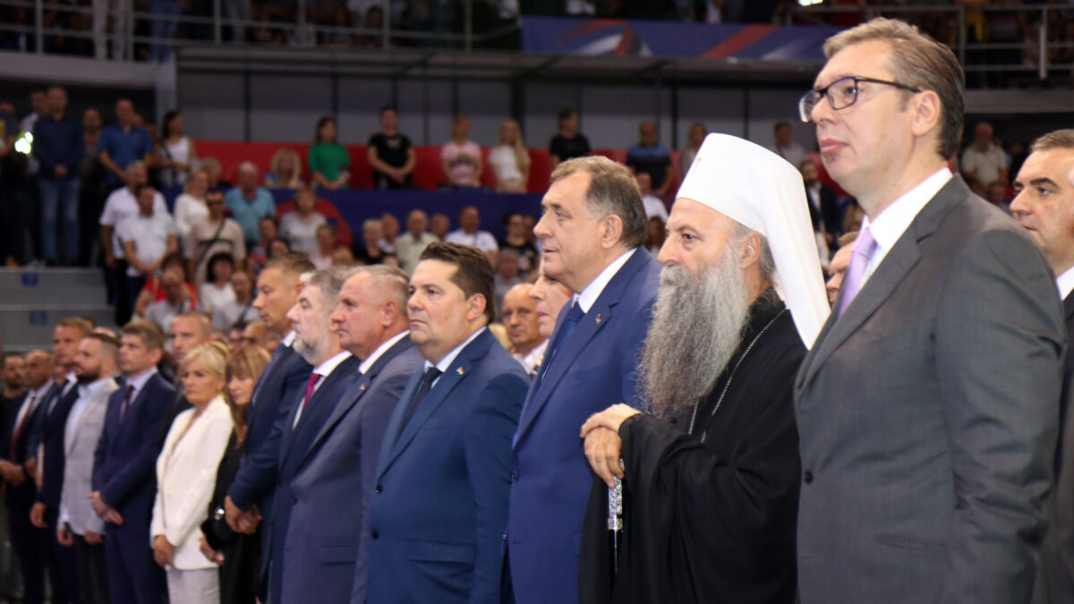 Vučić: Srbi imaju jednu jedinu zastavu i rod kojeg se ne stide
