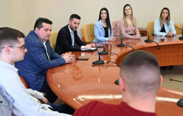 Stevandić ugostio studente FPN-a koji su u NSRS obavili praktiču nastavu