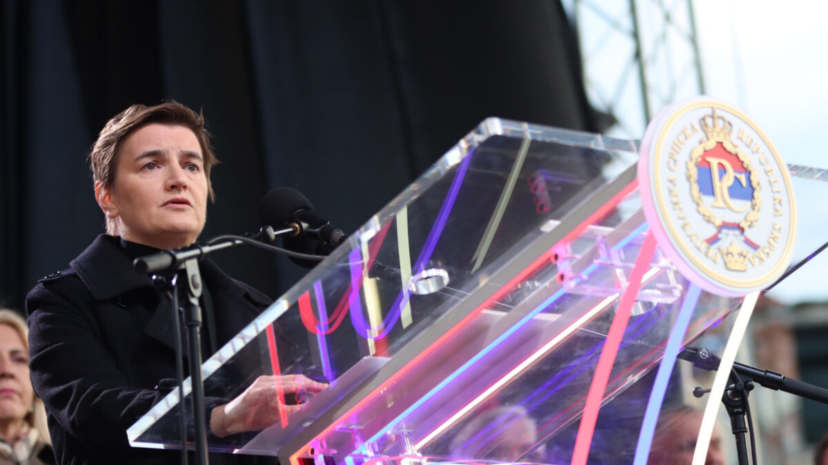 Ana Brnabić na mitingu “Srpska te zove” poslala 3 poruke
