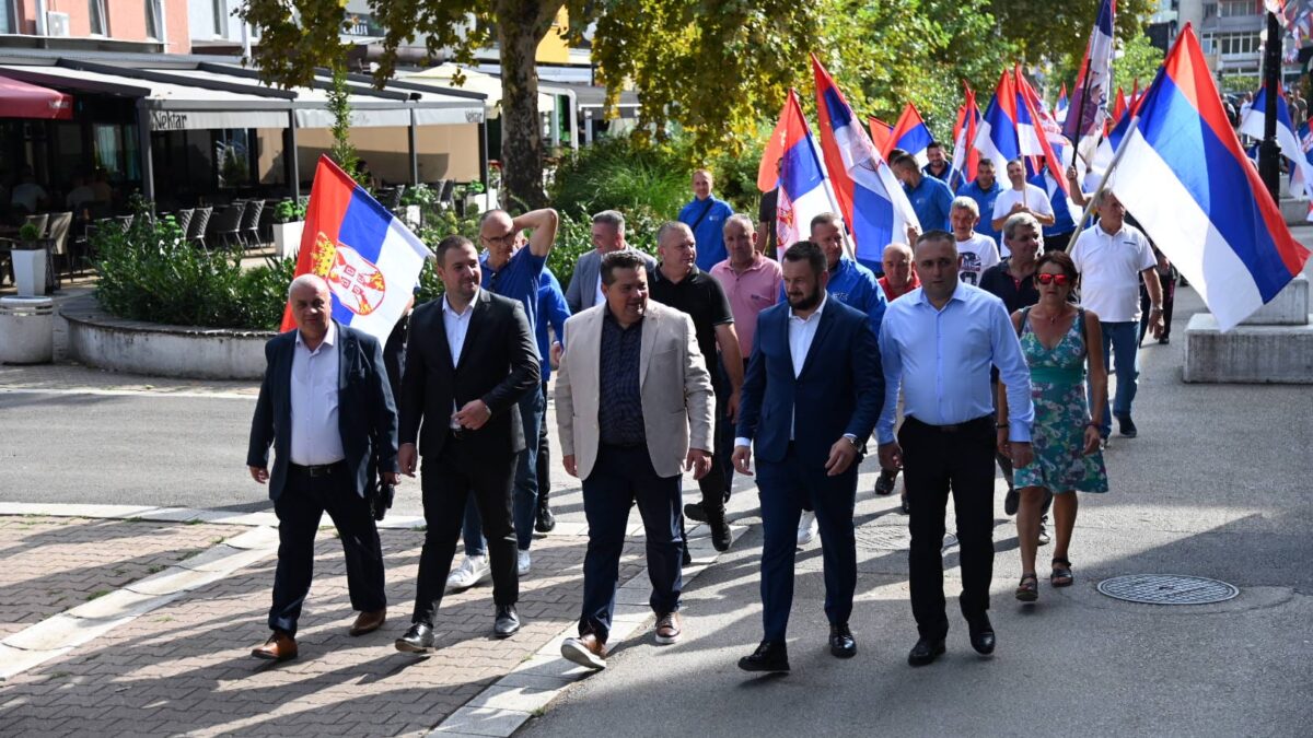 Stevandić u Bratuncu: Ovdje Marfi i Šmit imaju svog kandidata, ali mi imamo Stefana brata