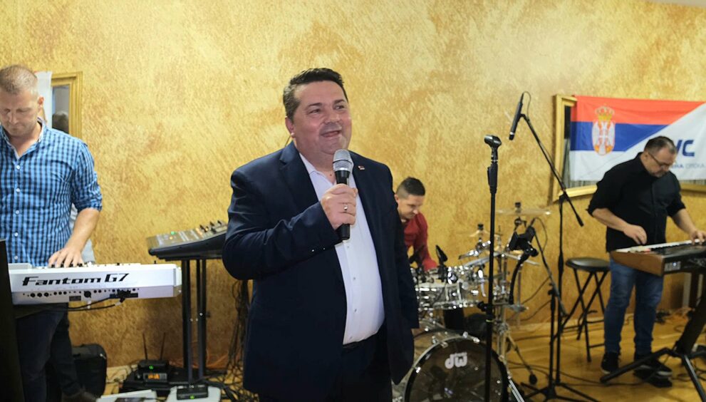 Stevandić začepio usta „muzičkim kritičarima“: Barka plovi u srcu, po moru i na nebu