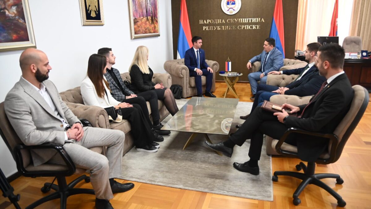 Stevandić sa predstavnicima mladih Srba Evrope: Јačanje odnosa Srpske, Srbije i Francuske