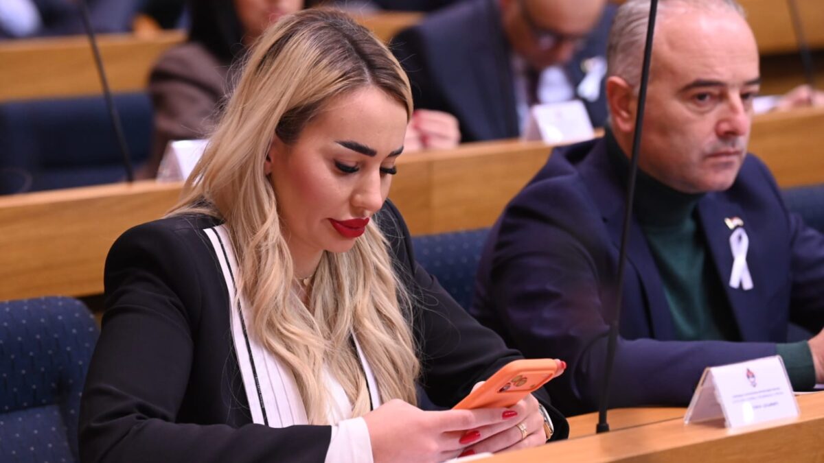 Saopštenje za javnost poslanice US Nikoline Šljivić: Vodi se orkestrirana kampanja laži i javnog linča, zahtijevam ispravku neistina