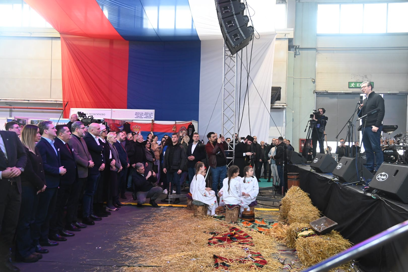 Vučić otvorio Sajam zavičaja: Poručio Krajišnicima da je Srbija njihova porodica