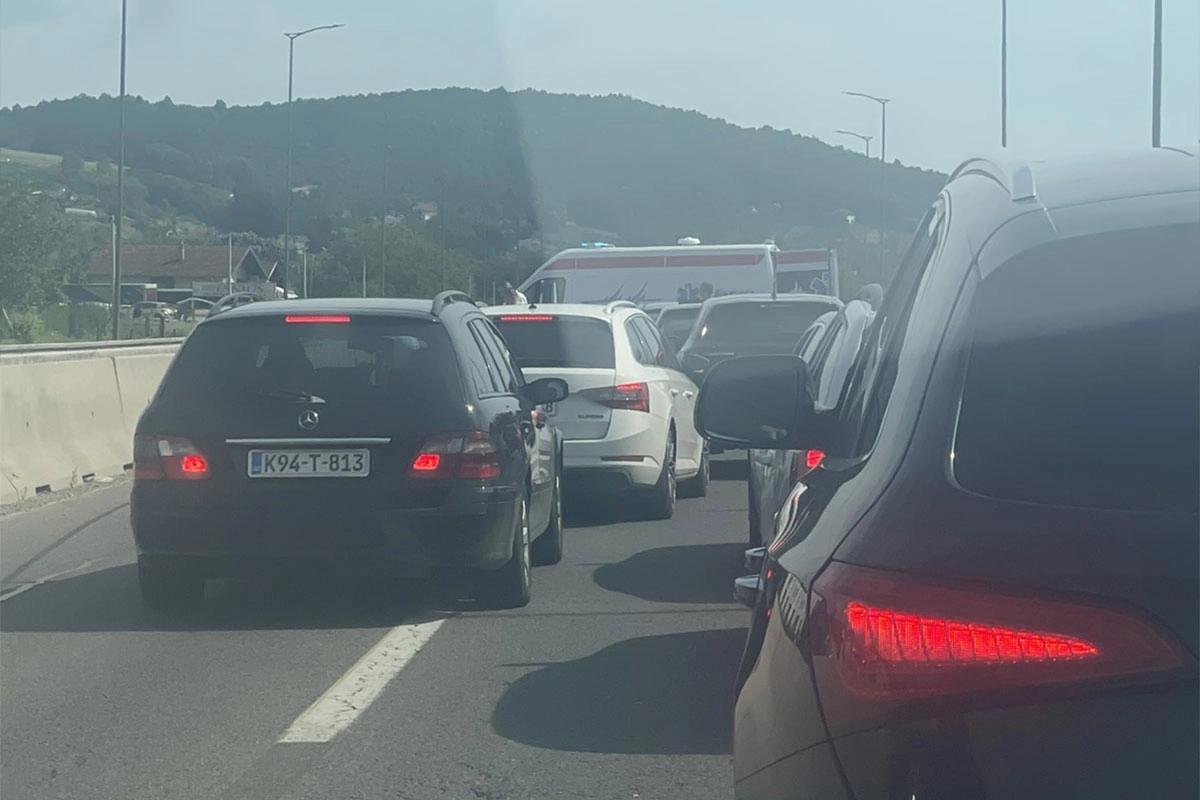 Težak udes na brzoj cesti u Laktašima, ima povrijeđenih