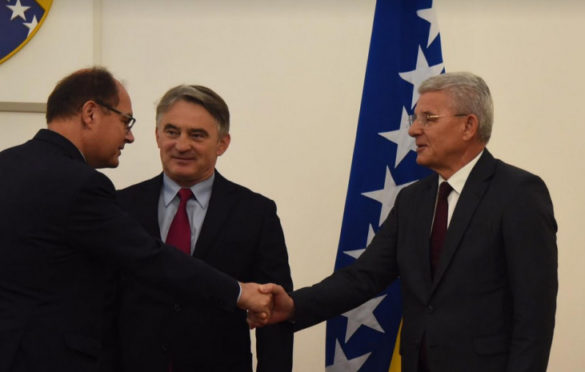 Počeo sastanak sa Christianom Schmidtom u Predsjedništvu BiH, Dodik nije došao