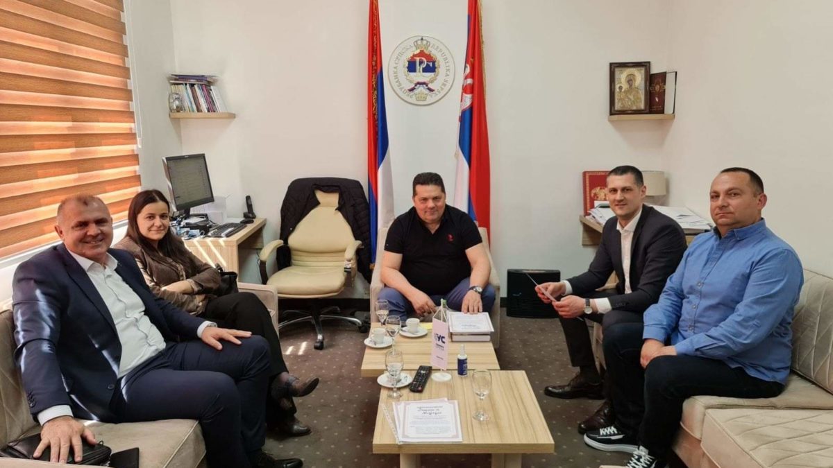 “Porodica je osnovna ćelija društva” – sastanak Ujedinjene Srpske sa udruženjem “4+”