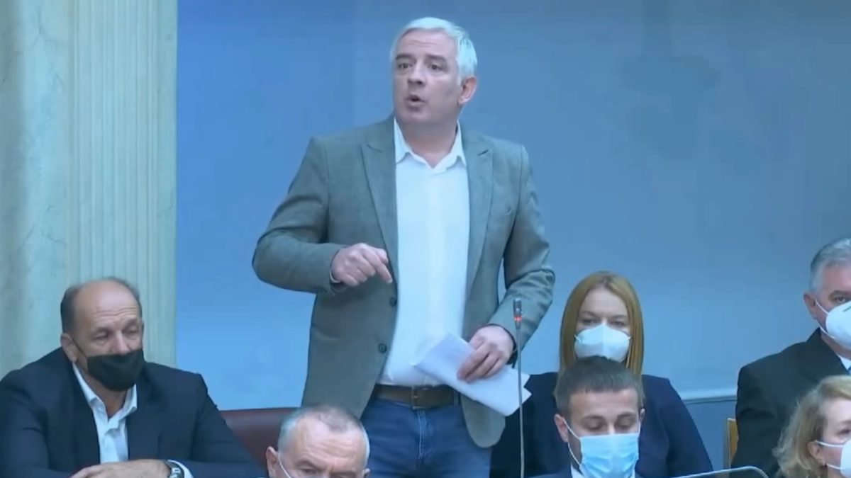 Vučurović: Đukanović politički put završava kao poslušnik Hrvatske