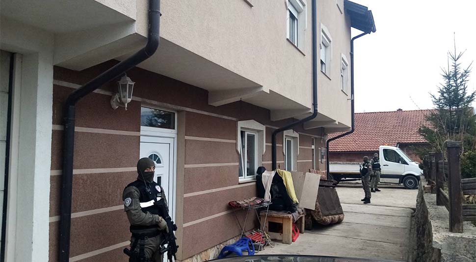 Velika akcija policije: Uhapšeno više osoba, pretresi na nekoliko lokacija