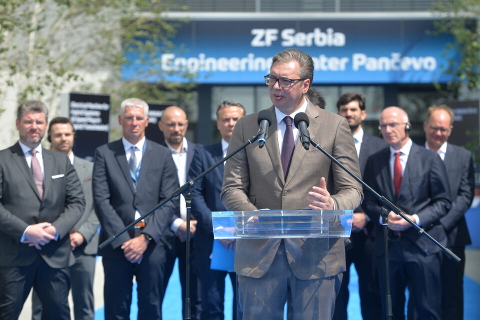 Vučić: Pravimo budućnost evropske automobilske industrije