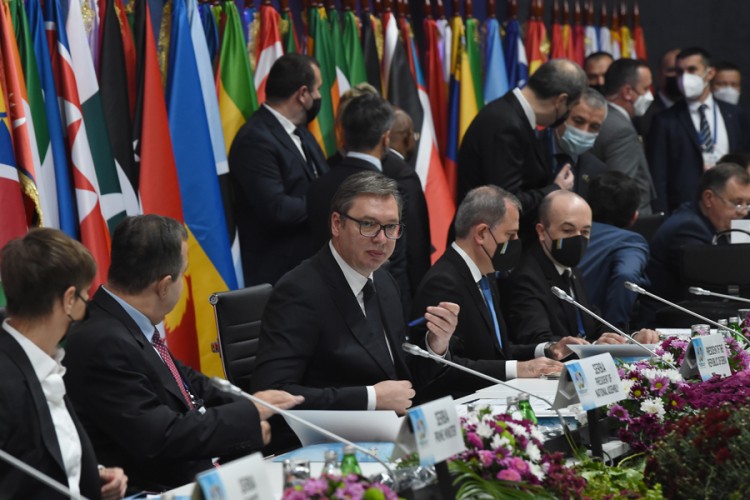 Samit više od 100 delegacija počeo obraćanjem Vučića i Alijeva