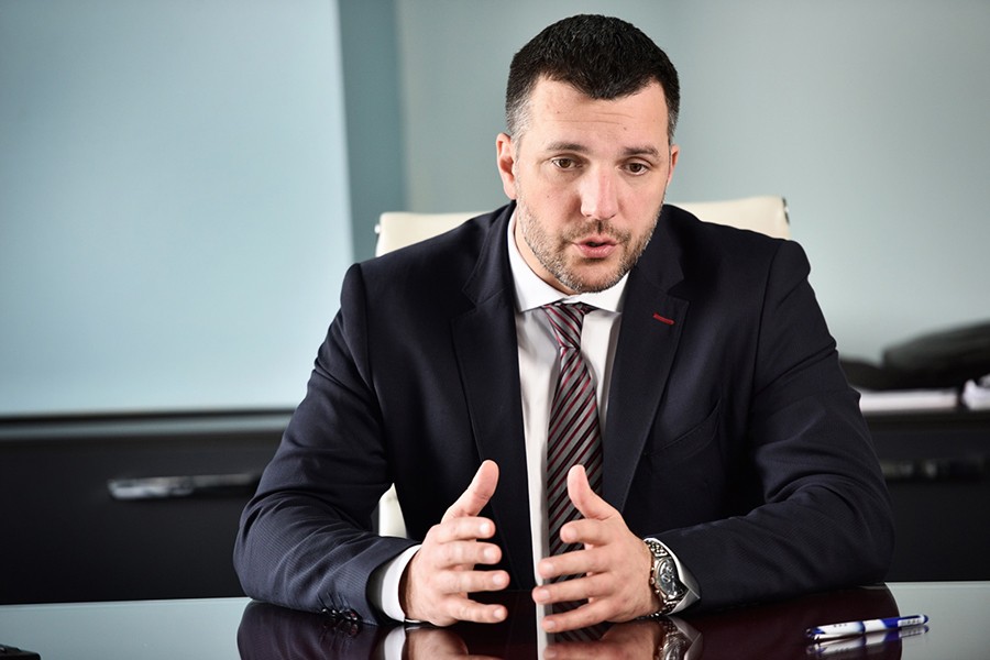 Kako je Aleksandar Zolak mimo procedura i zakona naknadno izdao nalog za carinjenje 100 respiratora