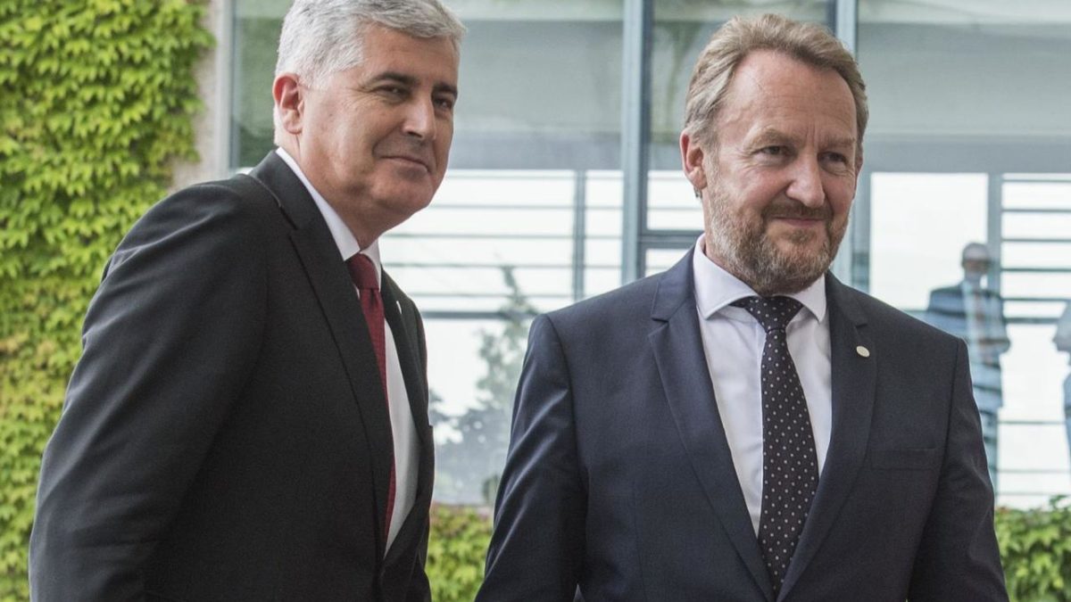 Sastali se Izetbegović i Čović, zajednički prioritet stabilizacija političke situacije u BiH