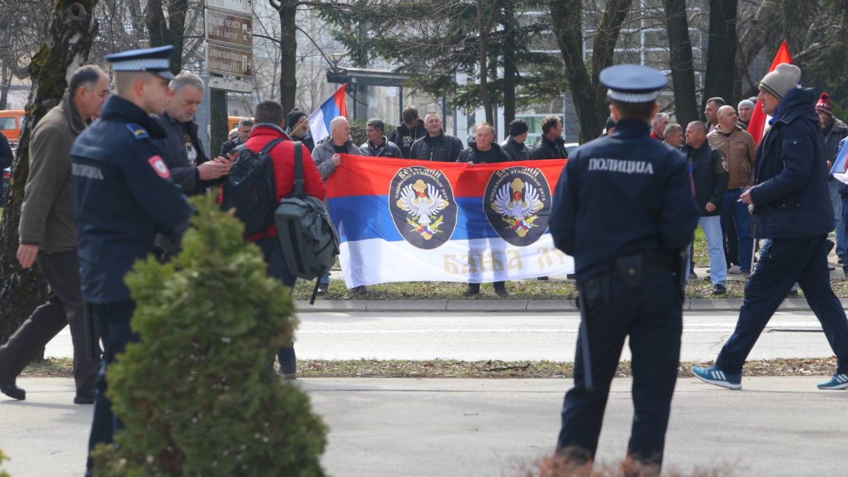 “Ne dijelite borce na njihove i naše”