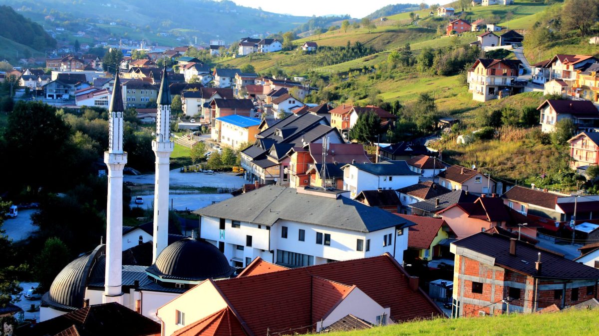 Bužim protjeruje Božić